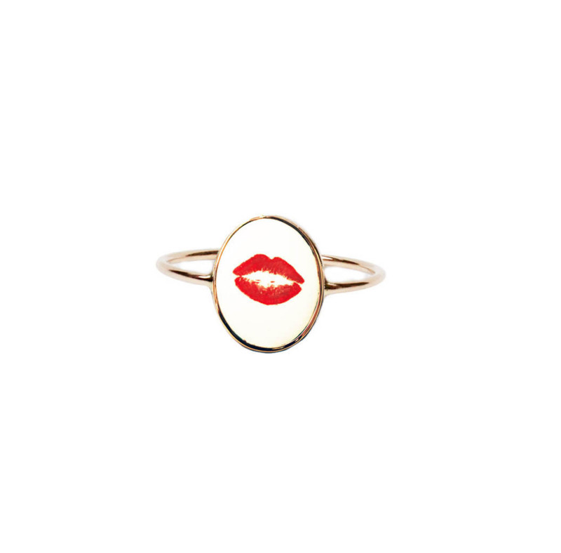 ring with kiss