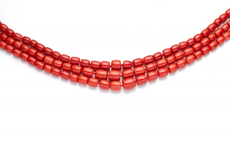 red necklace with pearls