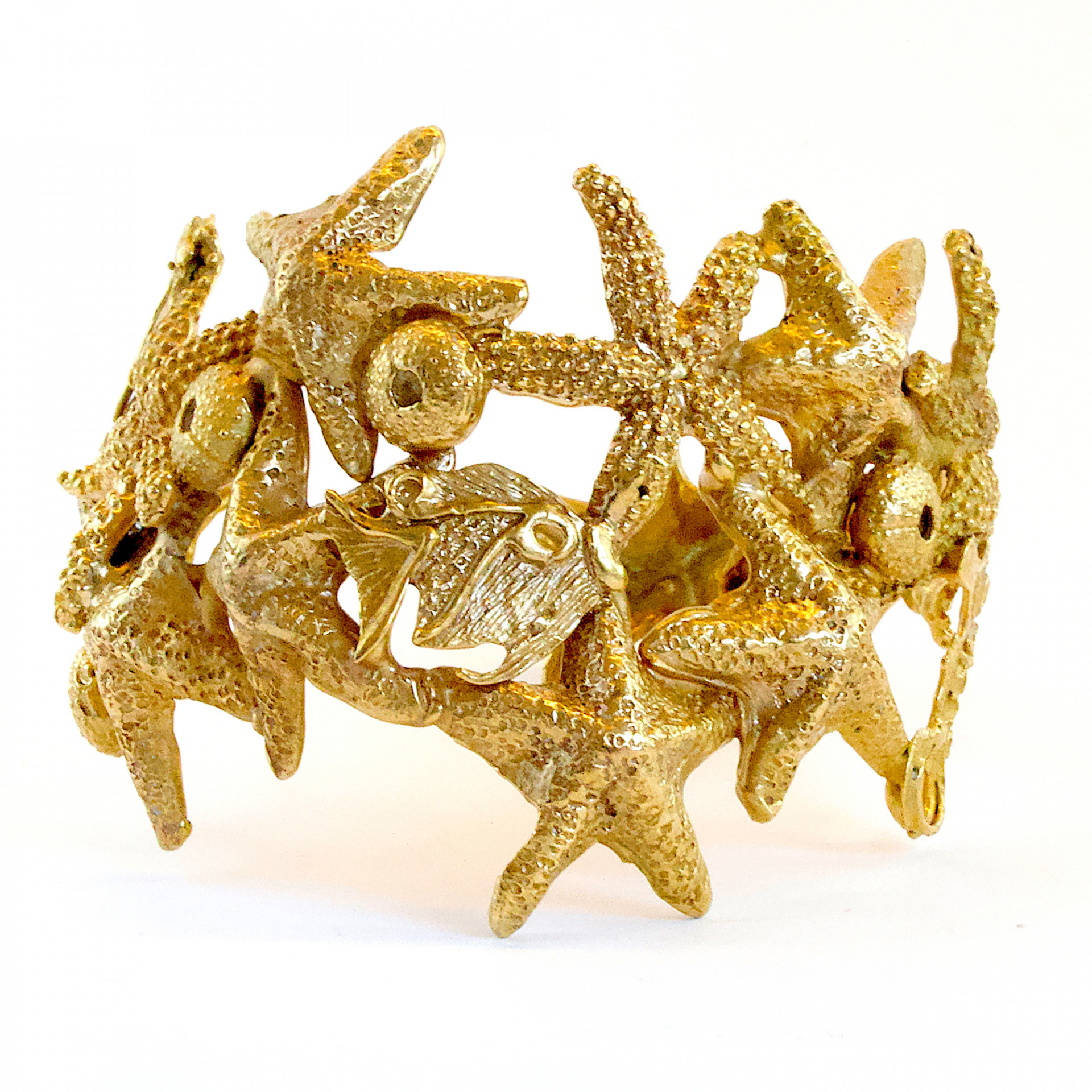 gold ring with see animals