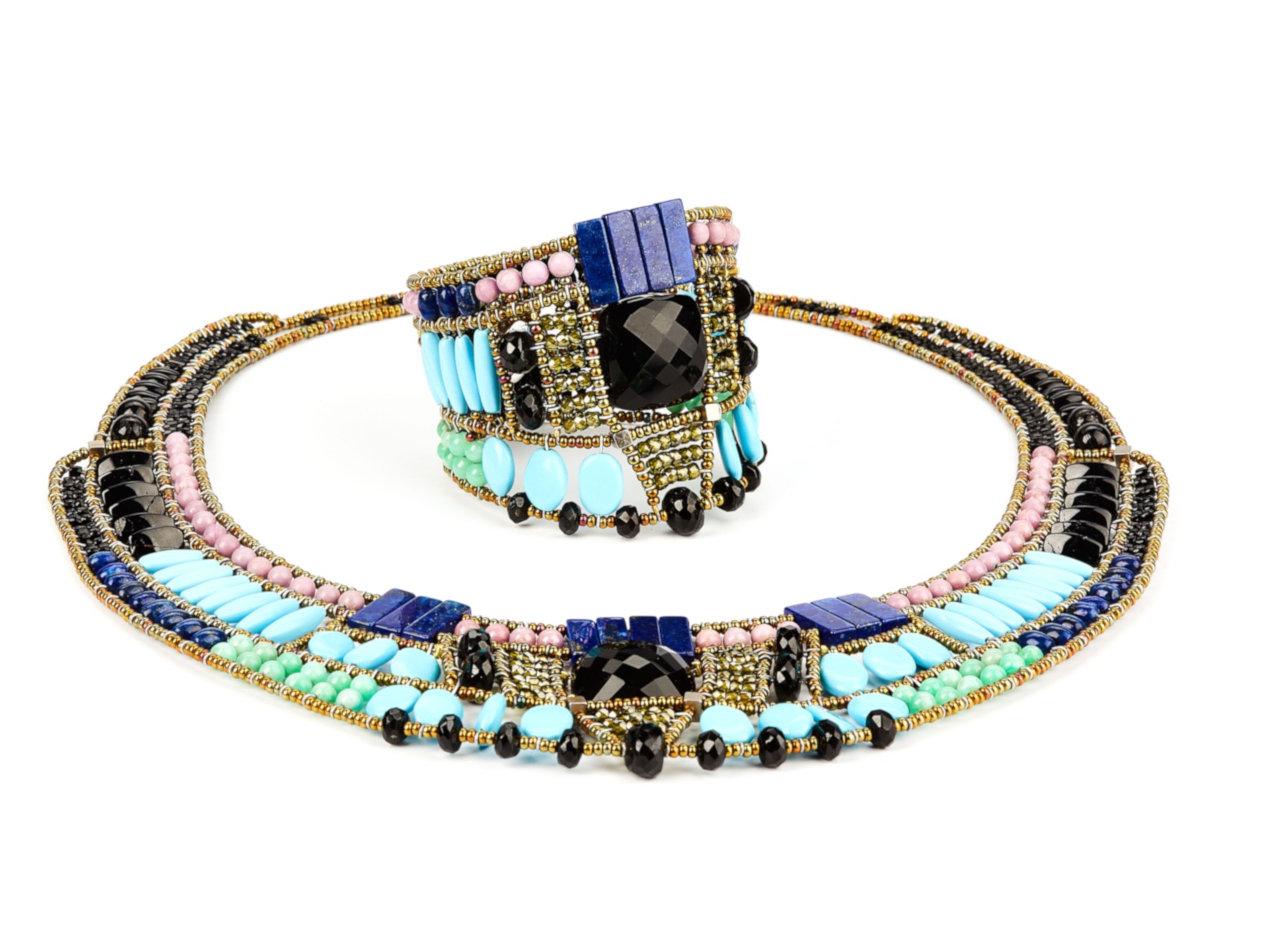 necklace and bracelet with multicored stones