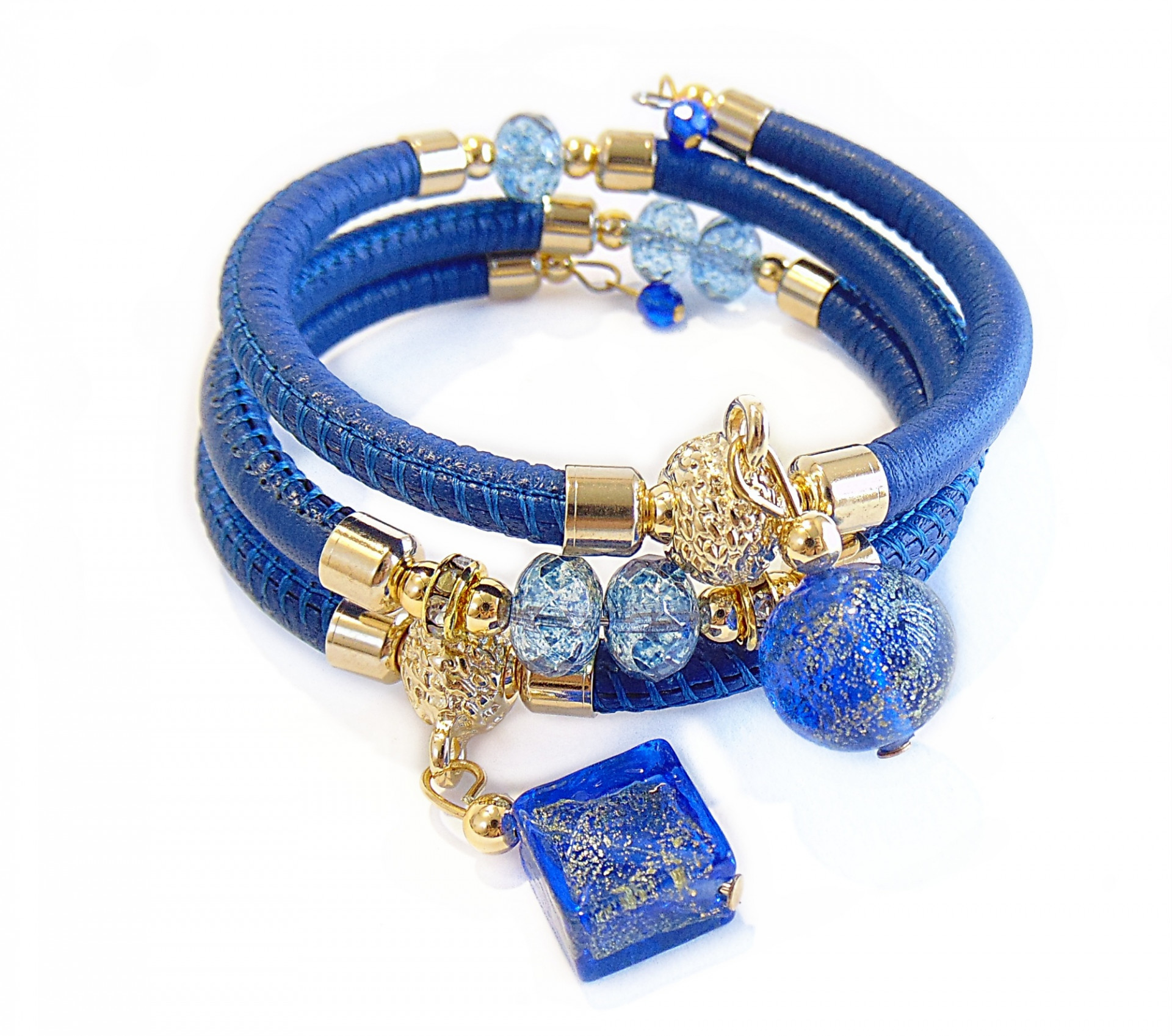 blu bracelet with precious stones